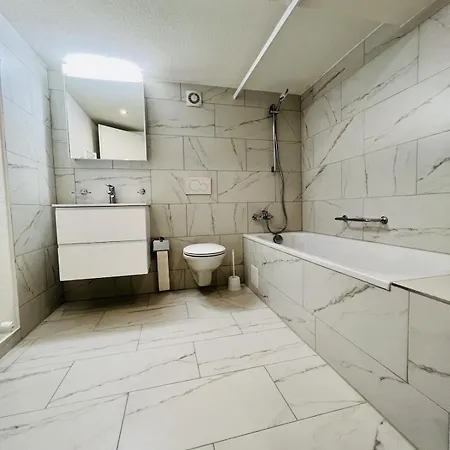 Dom wakacyjny Independent For Skiing & Snowboarding Küblis