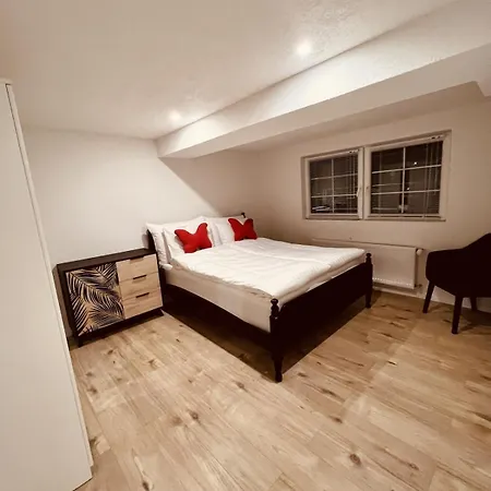 Casa vacanze Independent For Skiing & Snowboarding